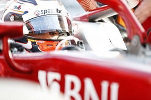 F2 Sochi: De Vries Pole, Gelael huni grid ke-15