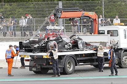 Brutto incidente e frattura alla caviglia per Bruno Senna. Il brasiliano salta Silverstone
