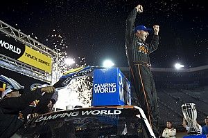 Johnny Sauter wins at Bristol, enters Truck playoffs as No. 1 seed
