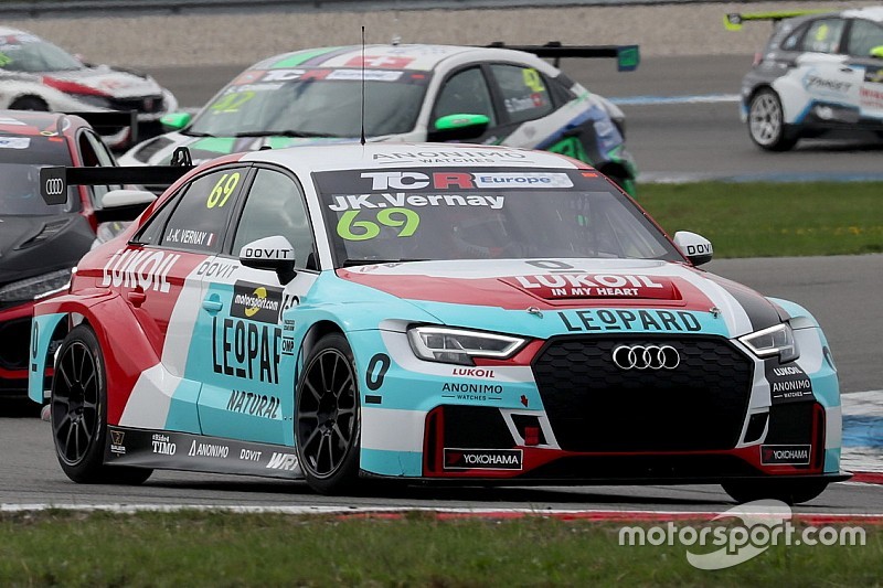 Vernay batte Azcona nello show di Gara 1 a Monza