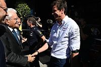 F1: Wolff diz que paddock já sabia que uma equipe já havia estourado "massivamente" teto orçamentário