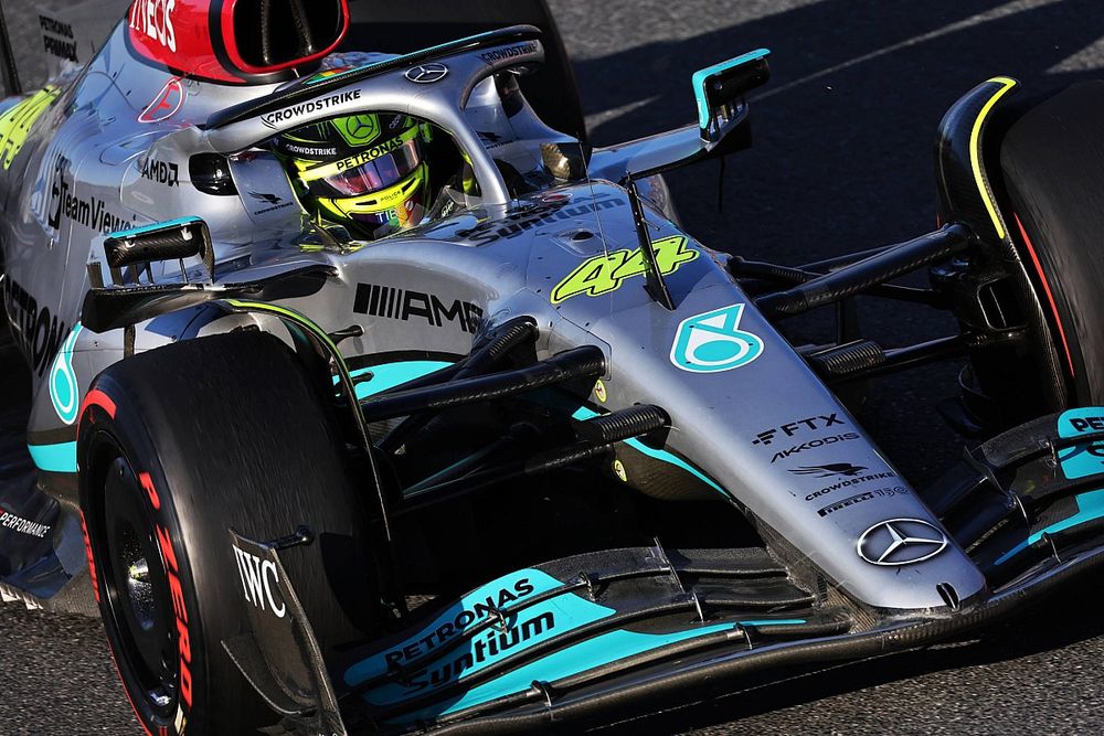 Hamilton over vroege beslissing titelstrijd: "Heb te doen met de F1-fans"