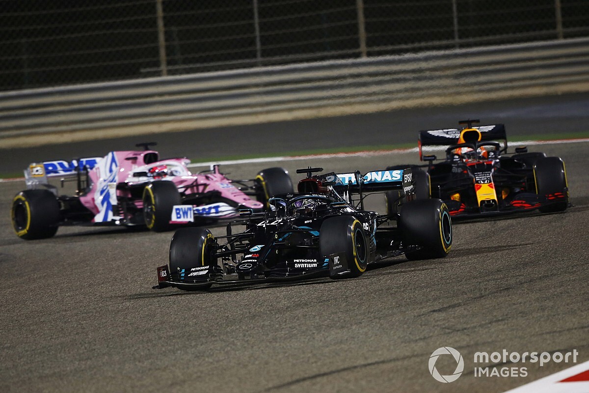 Hamilton: Kehadiran Perez Buat Red Bull Makin Kuat