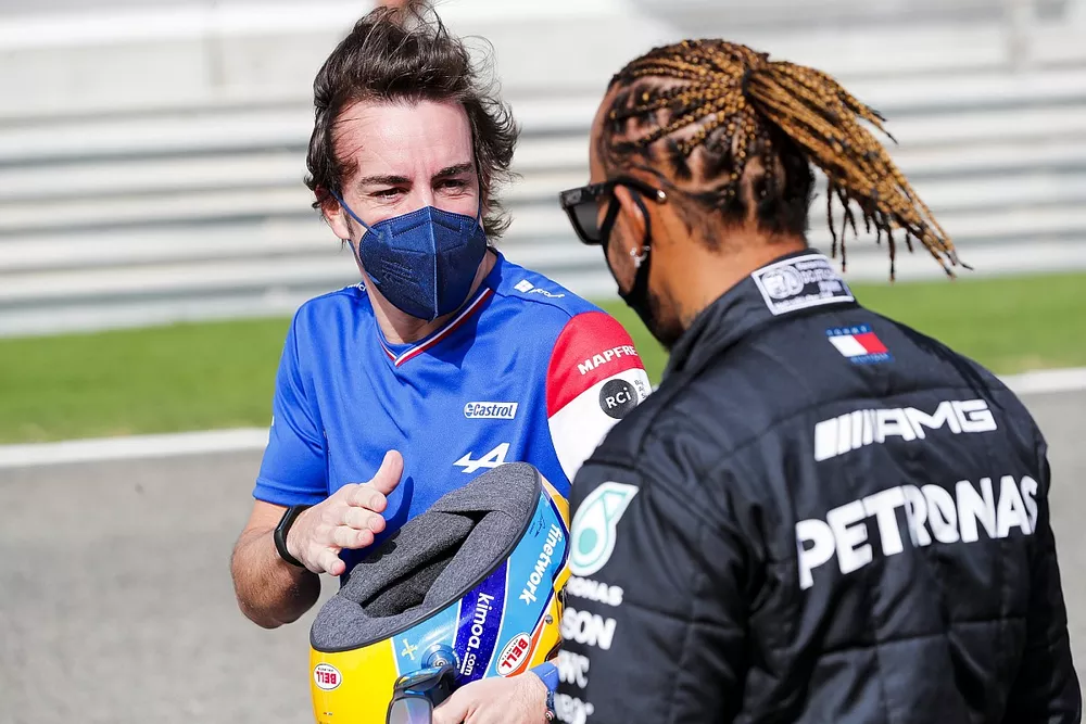 Fernando Alonso, Alpine F1 et Lewis Hamilton, Mercedes 