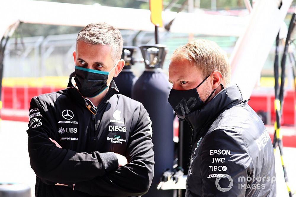 Villeneuve, Bottas'a yüklendi: "Yavaş olmasa Williams'a karşı savunma yapmazdı"