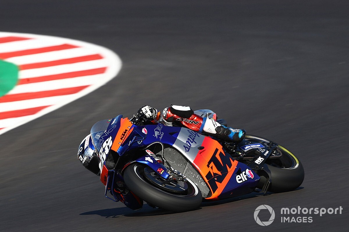 Oliveira a pole-ban a MotoGP Portugál Nagydíján, az újdonsült világbajnok csak 20.!