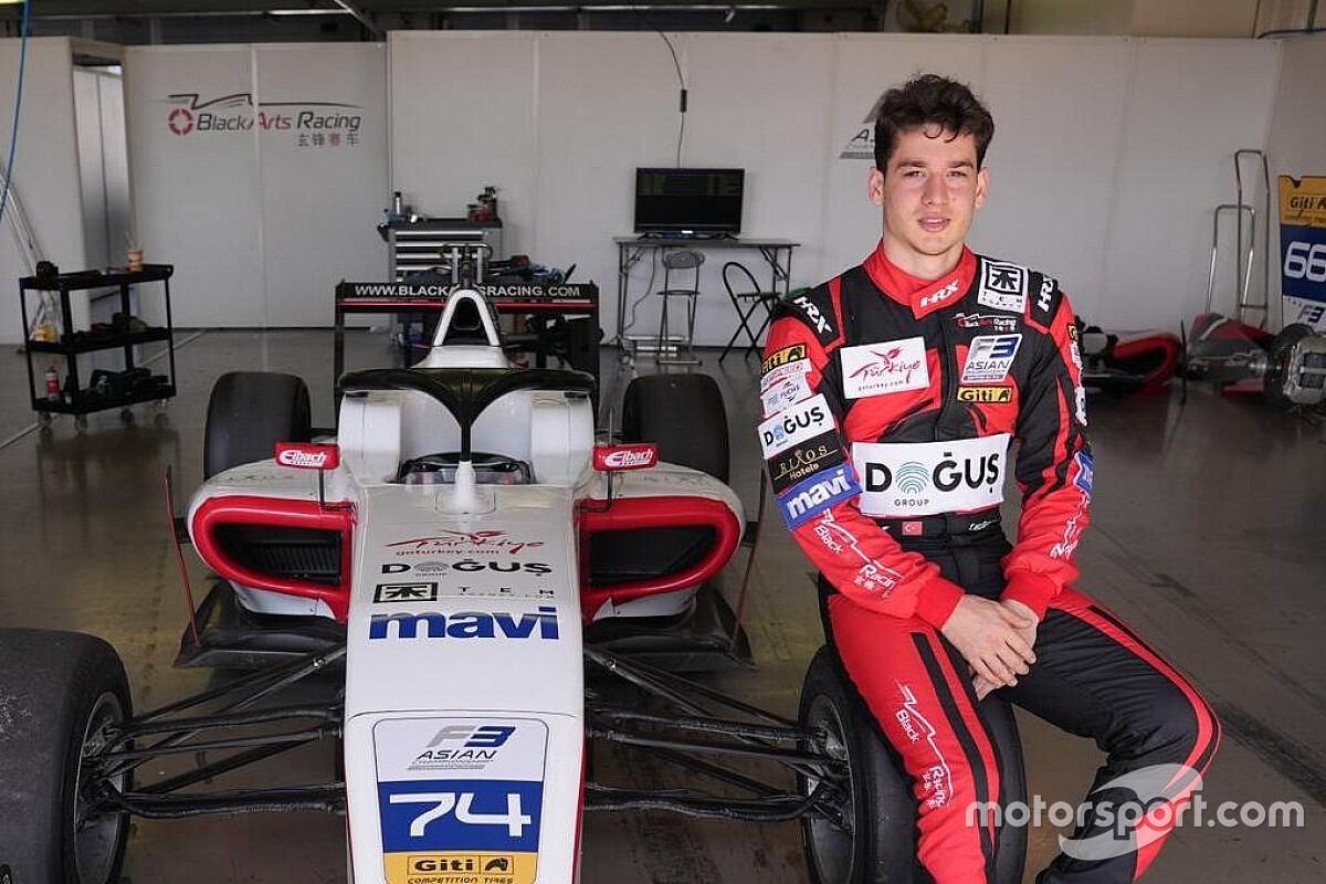 F3 Asya Yas Marina 2. yarış: Daruvala kazandı, Cem yedinci oldu!