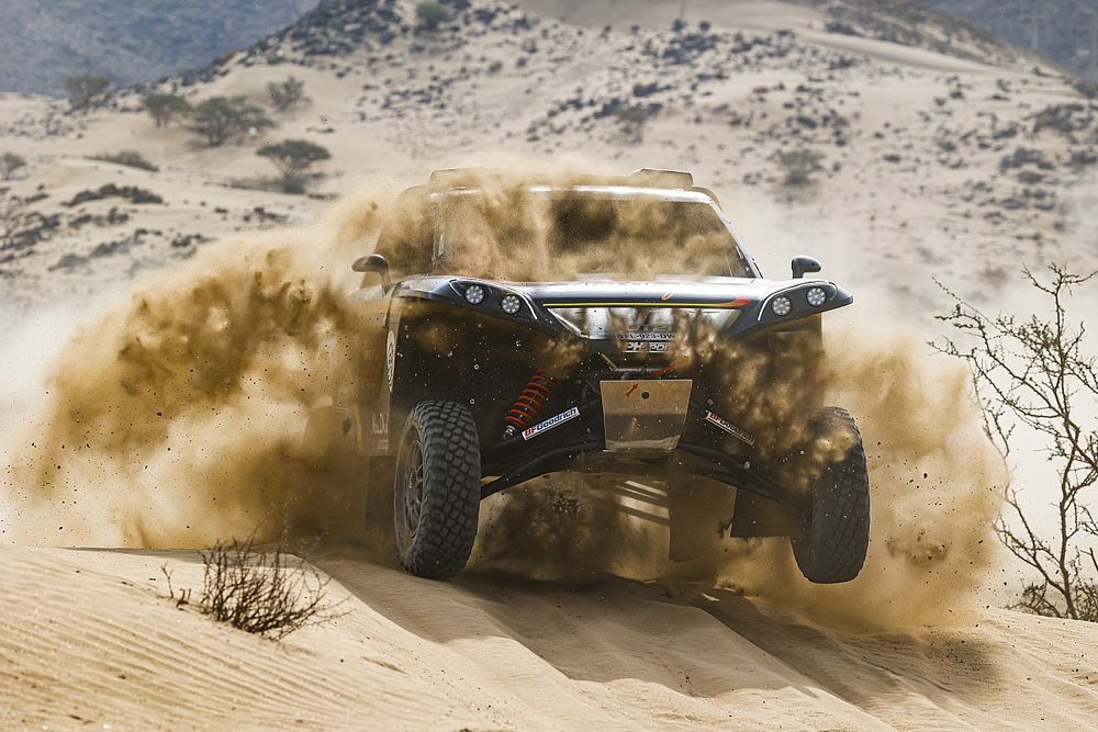 Ban Terbakar Setop Debut Meeke dalam Dakar 2021