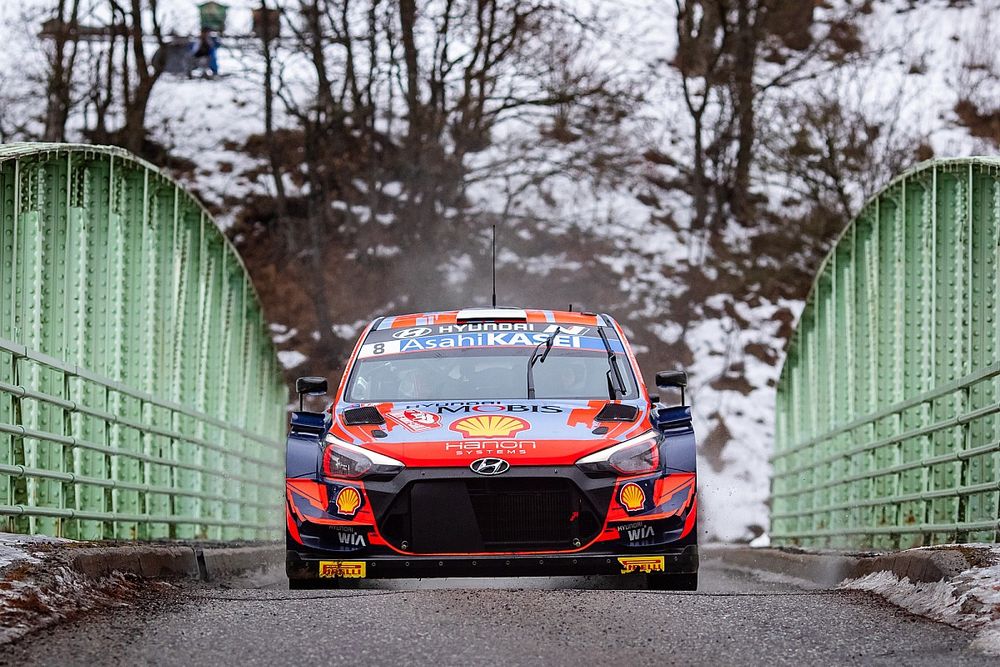 VIDEO: Suninen over de kop in WRC Monte Carlo, Tanak leidt
