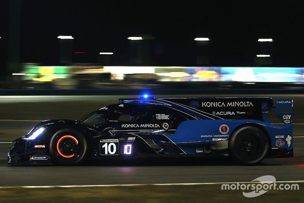 Daytona, 12a Ora: la Acura passa al comando