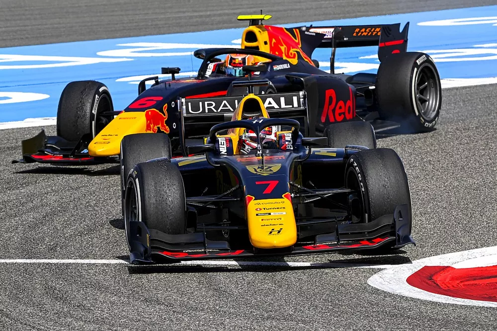 Liam Lawson, Hitech Grand Prix et Jehan Daruvala, Carlin 