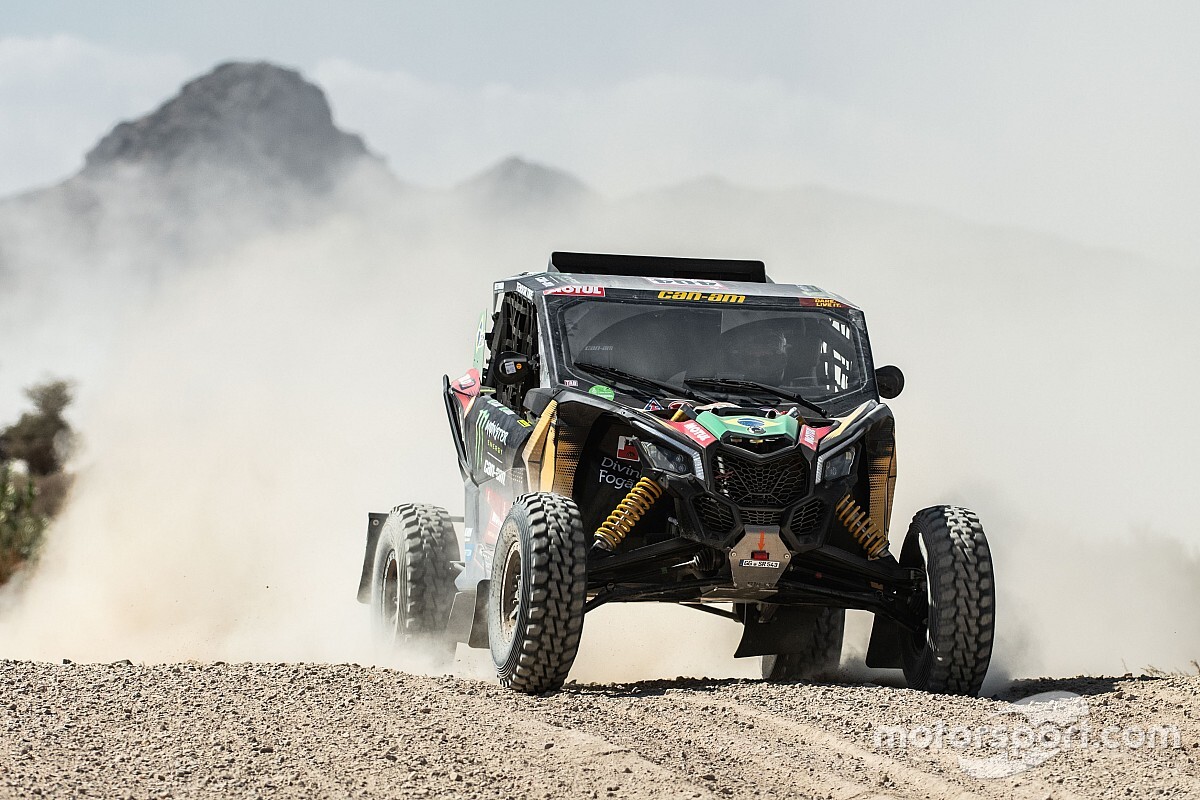 Dakar: Após três furos, brasileiros pegam pneu emprestado durante estágio