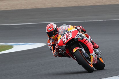 MotoGP, Jerez, Warm-Up: Marquez al top nonostante un problema, Rossi 15esimo