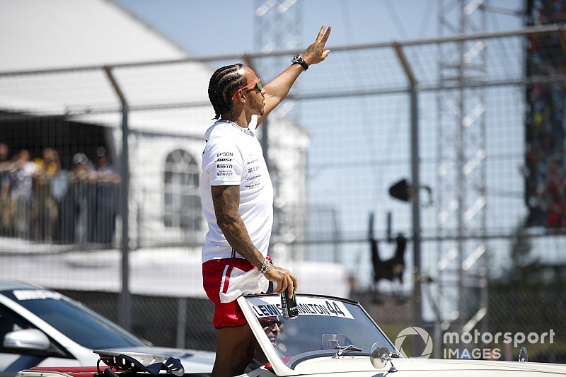 Hamilton is szeretné, ha szorosabb versenyek lennének az F1-ben