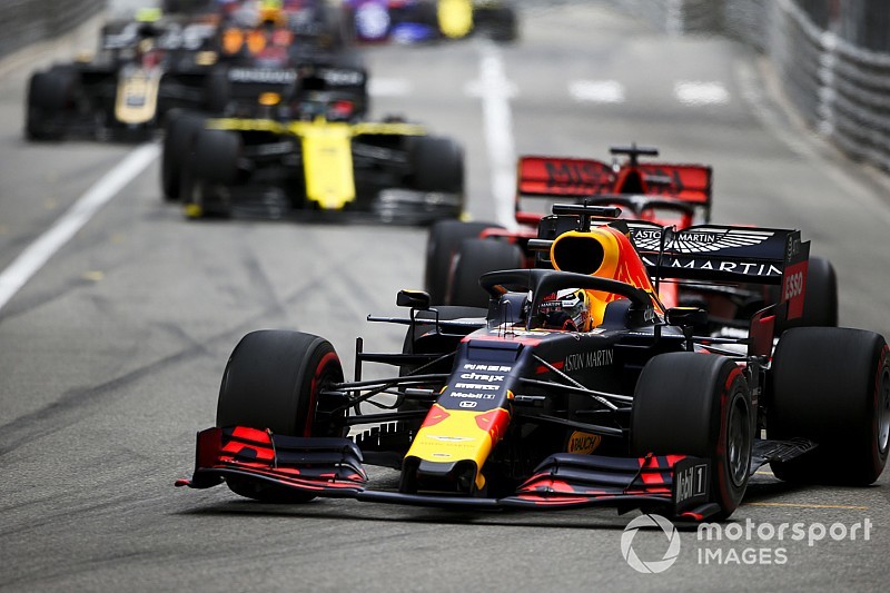 Verstappen, Hamilton'la temastan cezasız kurtuldu