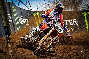 MXGP Letland: Fenomenale Herlings pakt zege in eerste manche