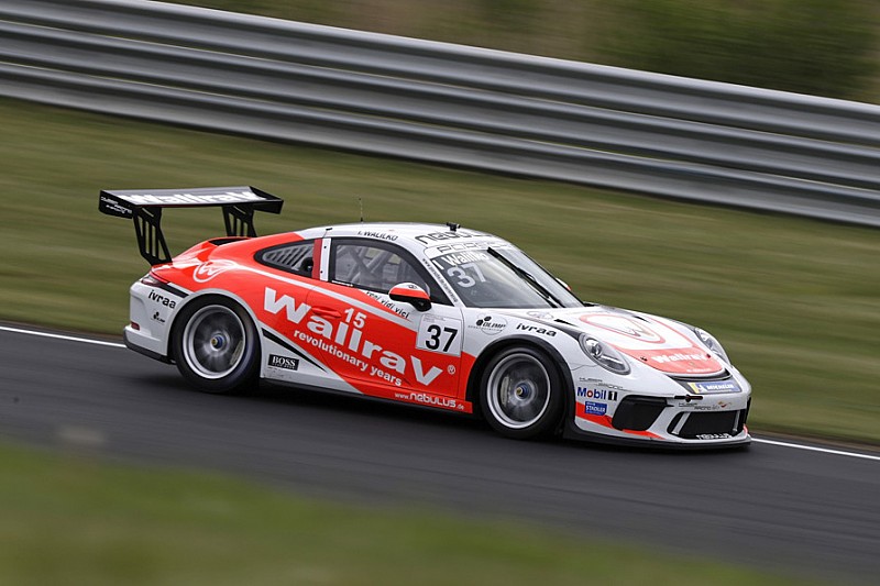 Krótki sprint Carrera Cup