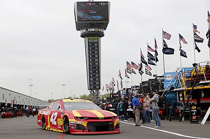 Larson inicia al frente en Richmond y Suárez en 6°