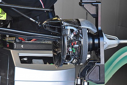 Mercedes: la presa dei freni ha già un condotto aerodinamico che alimenta l'outwash!