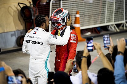 Hamilton kiintett Leclerc-nek, amikor elment mellette: „Furcsa érzés volt”