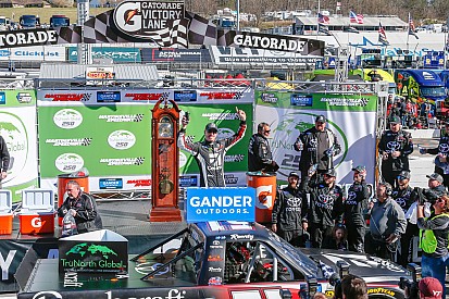Last-lap caution leaves Kyle Busch 3-for-3 in Truck Series