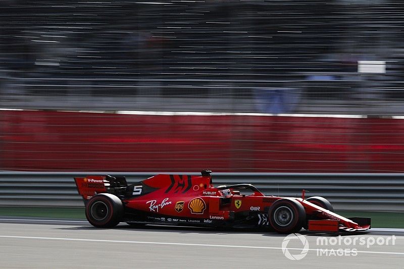 Vettel se salva de una penalización por conducir muy despacio
