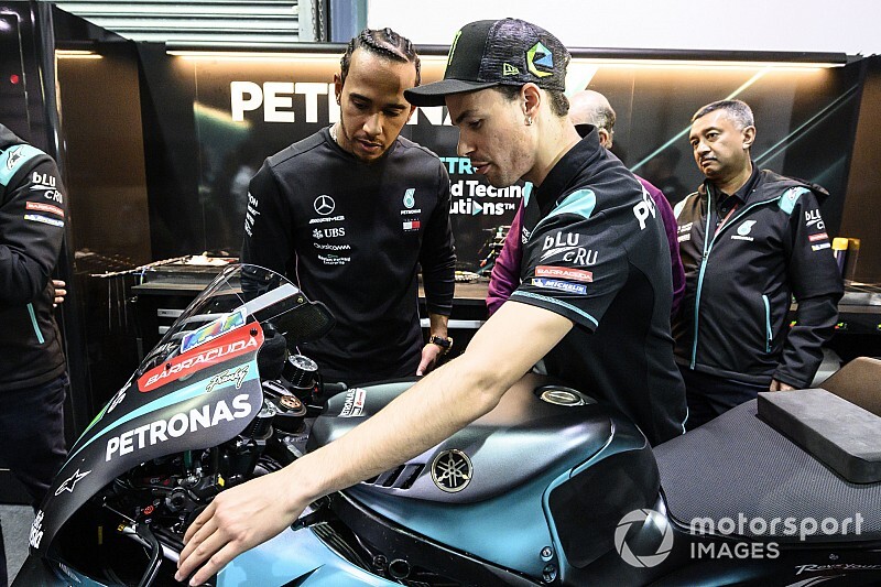 Morbidelli coach di <b>Hamilton</b> per il test di Valencia sulla MotoGP