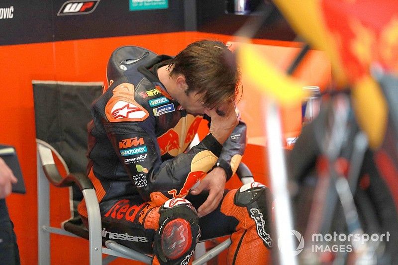 El CEO de KTM califica de "inaceptable" el rendimiento de Zarco