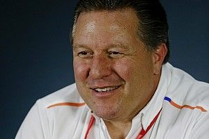 Зак Браун не снизит свою роль в руководстве McLaren из-за прихода Зайдля