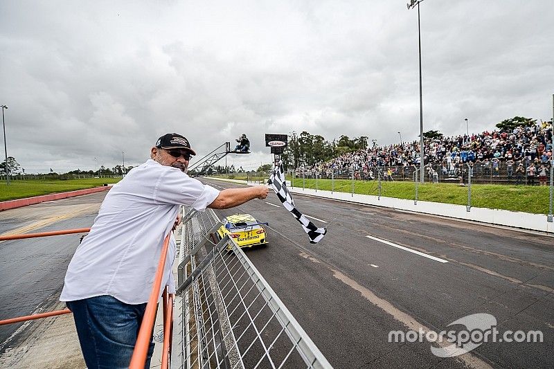 GALERIA: Serra crava nome em clube de vencedores centenários da Stock Car