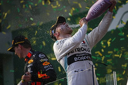 Rocky Bal-Bottas, aki kiütötte a mezőnyt az első menetben: videó