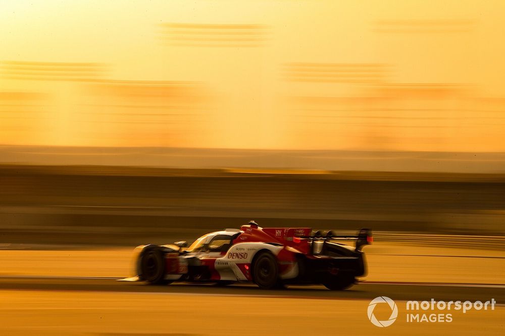 WEC Bahrain 6 Hours: Buemi leads Toyota 1-2 in first practice