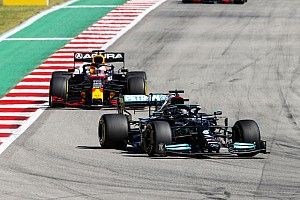Mercedes: l'abbassatore posteriore non è facile da copiare