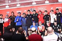 Los pilotos opinan sobre dejar pasar a Rossi en su carrera del adi&oacute;s