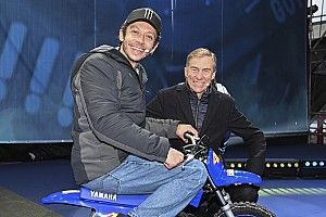 Lin Jarvis Sebut Yamaha Berutang Banyak pada Valentino Rossi