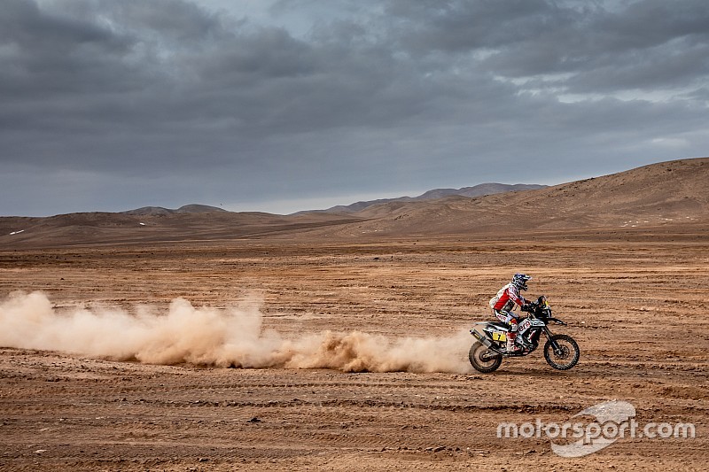 La organización del Dakar retrasa la salida de quinta etapa