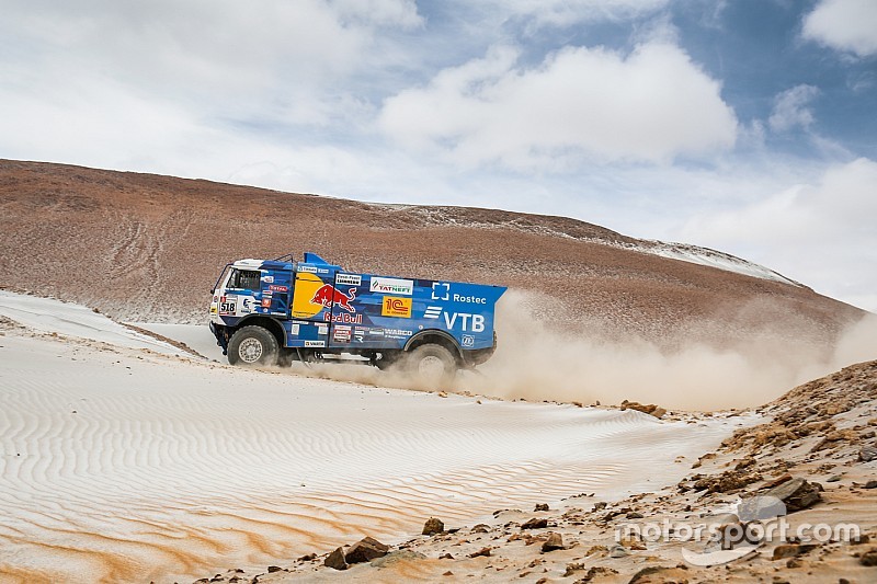 Trucker Karginov uit Dakar Rally gezet na incident met toeschouwer