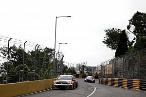 Macau WTCR: Huff claims second pole, Tarquini crashes