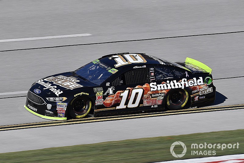 Aric Almirola ends winless streak with dramatic Talladega win
