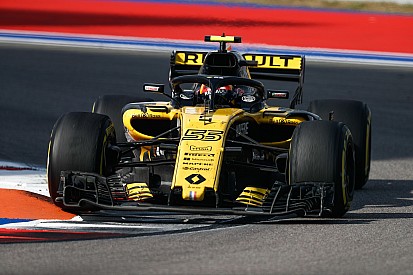 Sainz blames Sirotkin clash for ruining his race