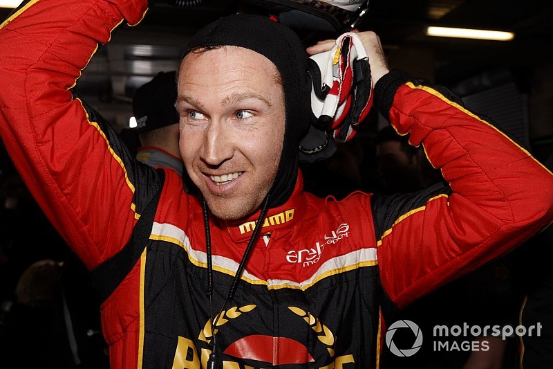 Reynolds, Walkinshaw honoured at Supercars prize giving