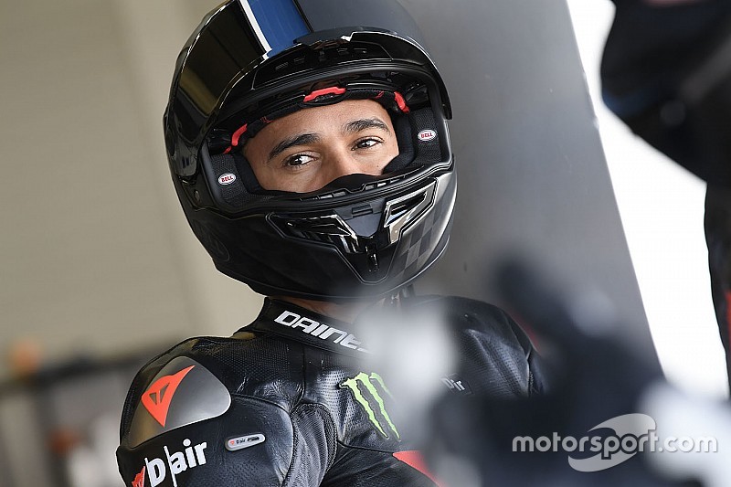 ¿Se viene el intercambio de máquinas entre Hamilton y Rossi?