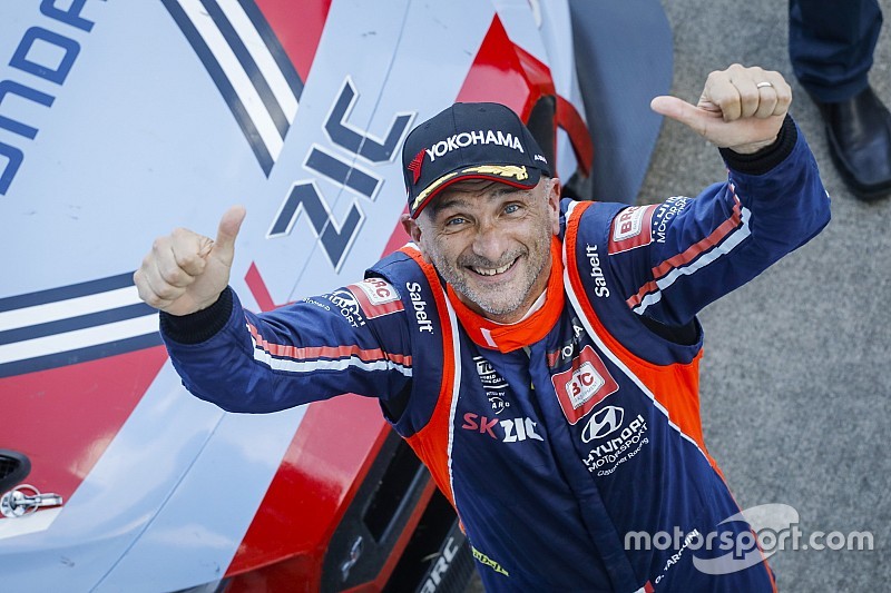 Тарквини выиграл титул в WTCR