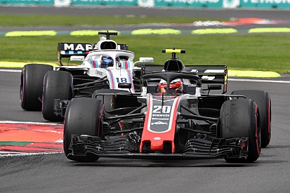 Magnussen: “Je ziet het niet als iemand pal achter je rijdt”