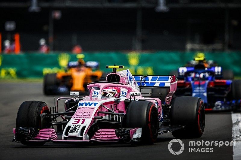 Esteban Ocon, Racing Point Force India VJM11, devant Pierre Gasly, Scuderia Toro Rosso STR13