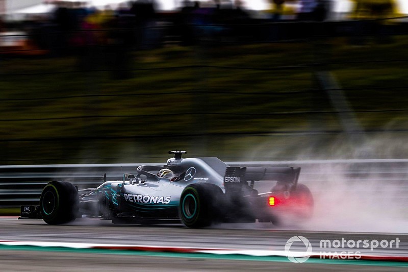 US GP: Hamilton stays on top in rain-hit FP2