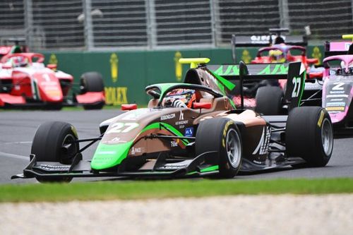 F3 Hungría: Bedrin lidera el AIX 1-2, carrera sprint sin suerte para los latinos