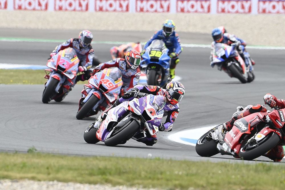 La Dorna souhaiterait que la vitesse diminue en MotoGP