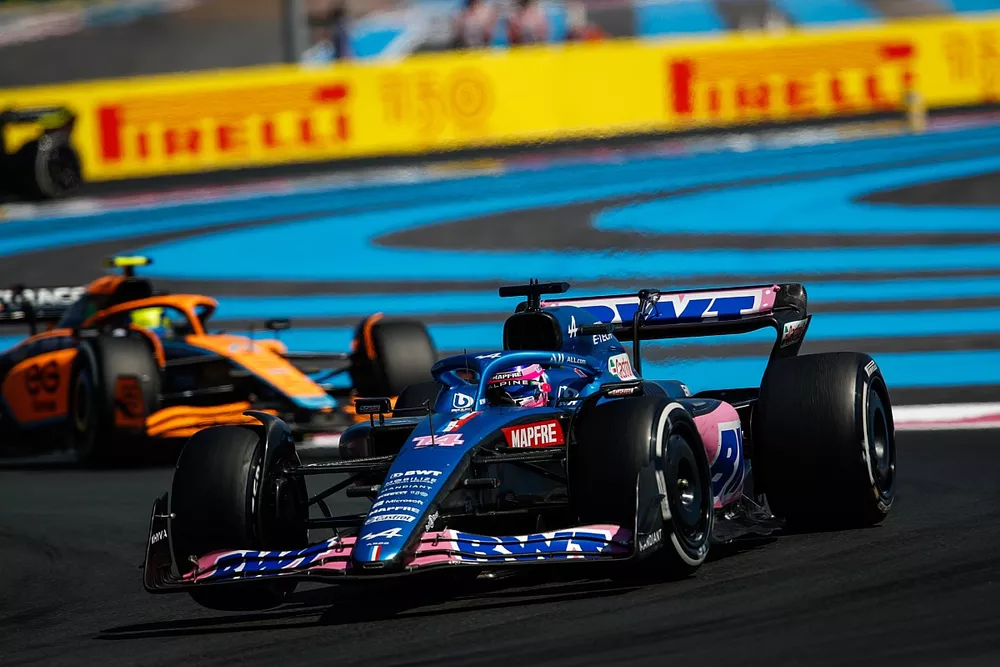 Fernando Alonso, Alpine A522, Lando Norris, McLaren MCL36