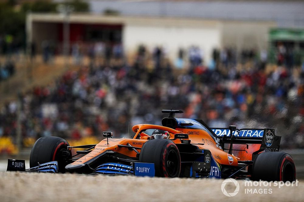 Sainz: "Pist sınırları, F1 pistlerinin yanlış yönde ilerlediğini gösteriyor"